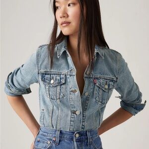 Levi's Original Trucker Denim Jean Jacket in Medium Wash | Size Small